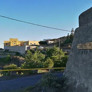 Village. Tony Frias. Séjour à la campagne